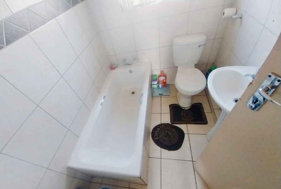 2 Bedroom Property for Sale in Rustenburg Central North West